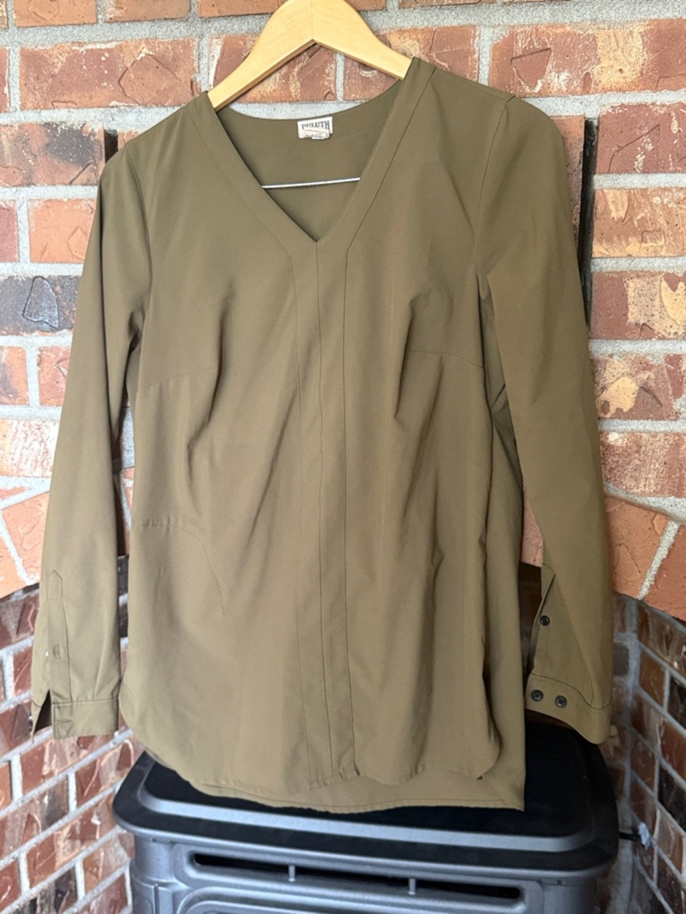 Duluth Trading Co Olive V-Neck Tunic top Sz XS